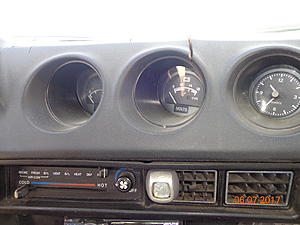 Rare Classic 1983 280zx 5 speed Hatchback 00-z-gauges-center-dash-n-vents.jpg